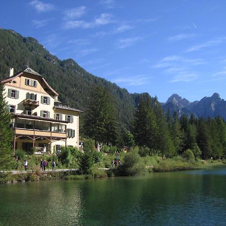 Hotel Baur Am See Dobbiaco Exterior foto