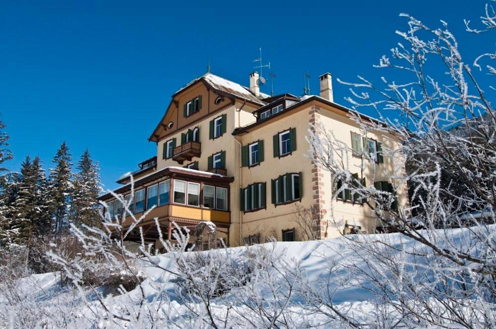 Hotel Baur Am See Dobbiaco Exterior foto