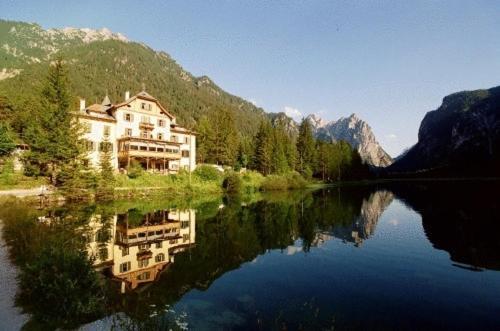 Hotel Baur Am See Dobbiaco Exterior foto